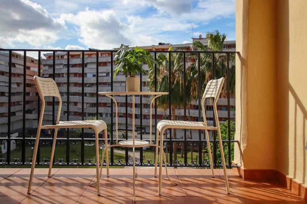 De 1 Centro De * Estepona